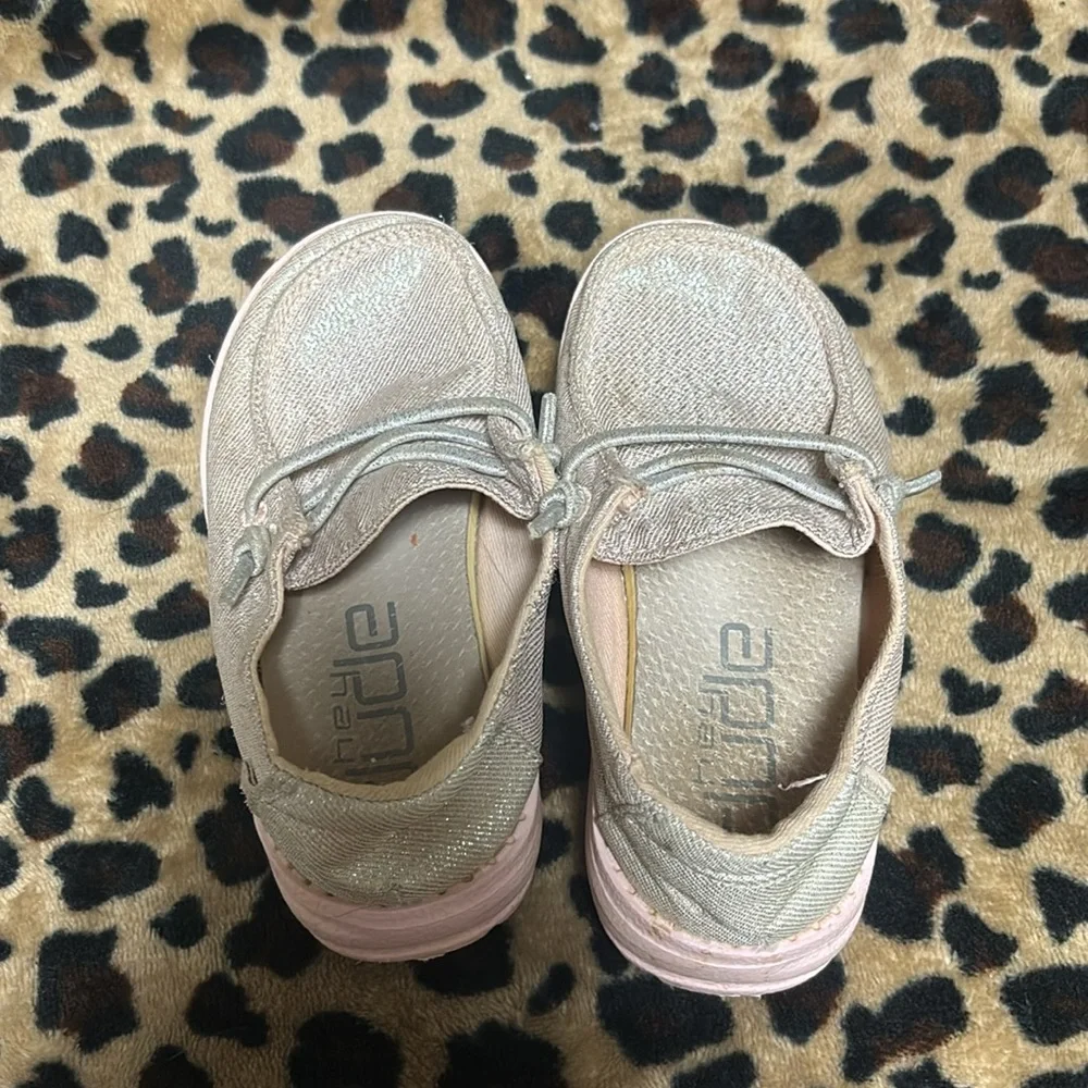 Hey Dude 8 Wendy Toddler Girls Sparkling Pink Slip On Loafers